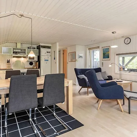 5 Person In Albaek-by Traum * Ålbæk